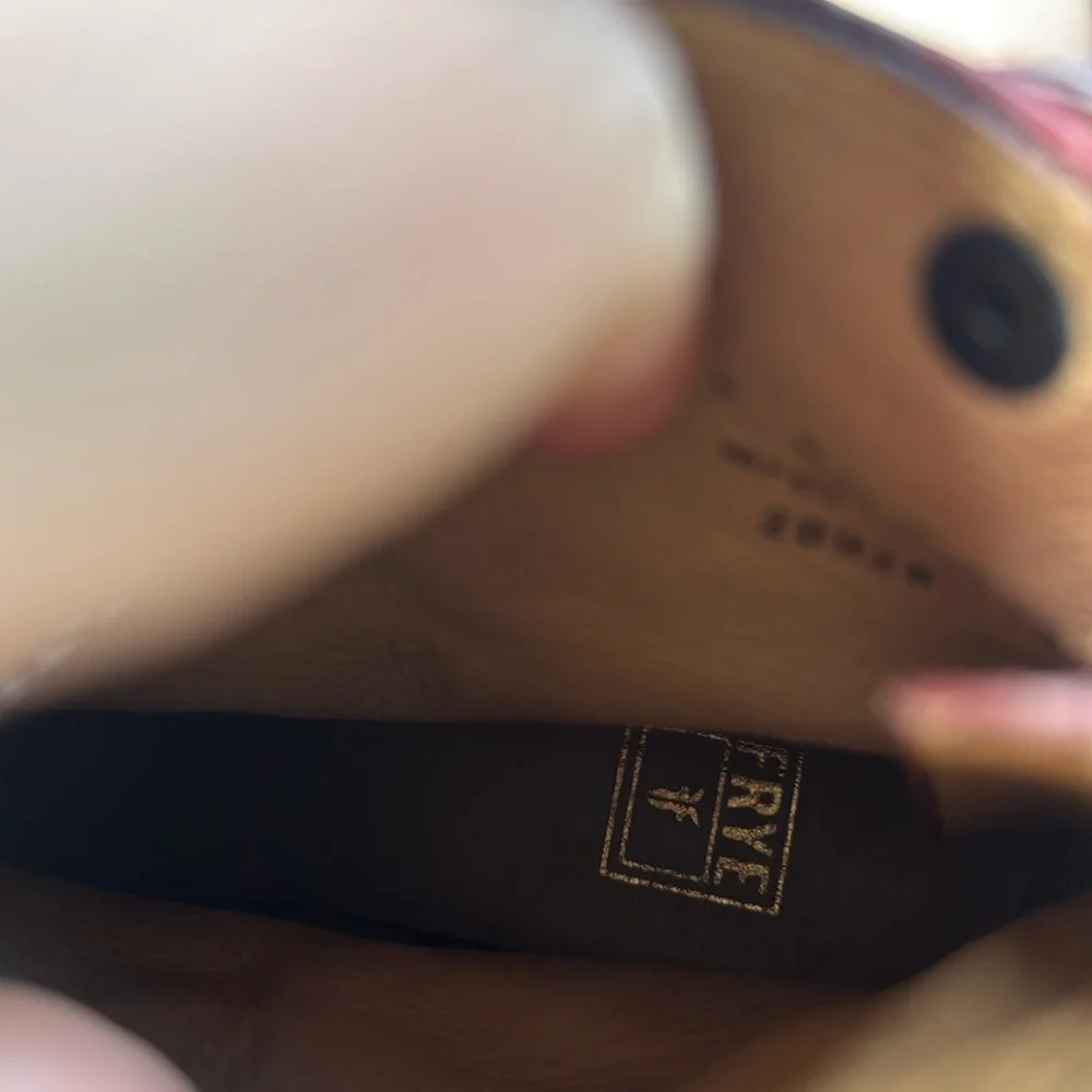 Frye Jackie heeled short boots size 8 - Picture 3 of 8